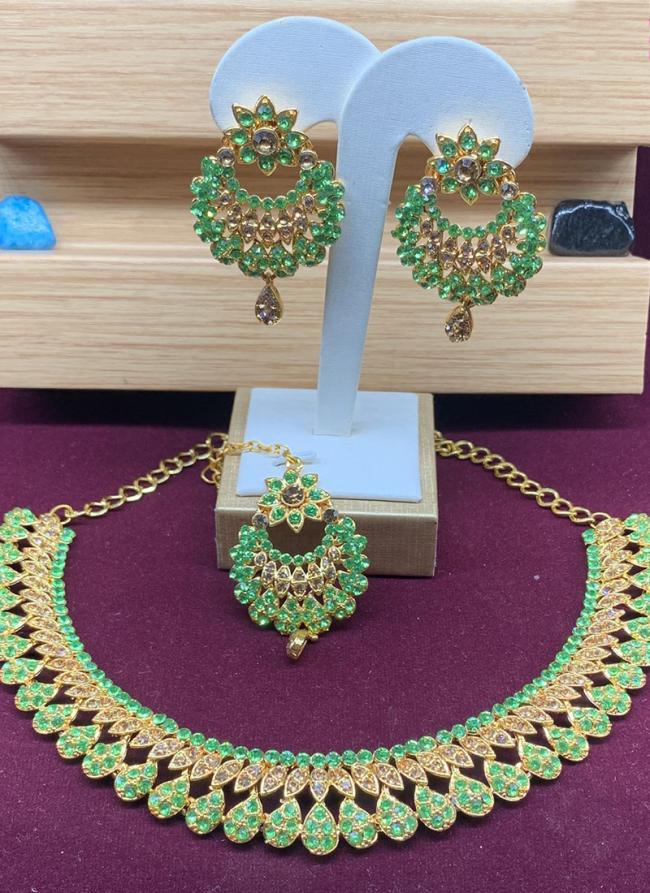 Light Green And Gold Adorable Diamond Studded Necklace Design